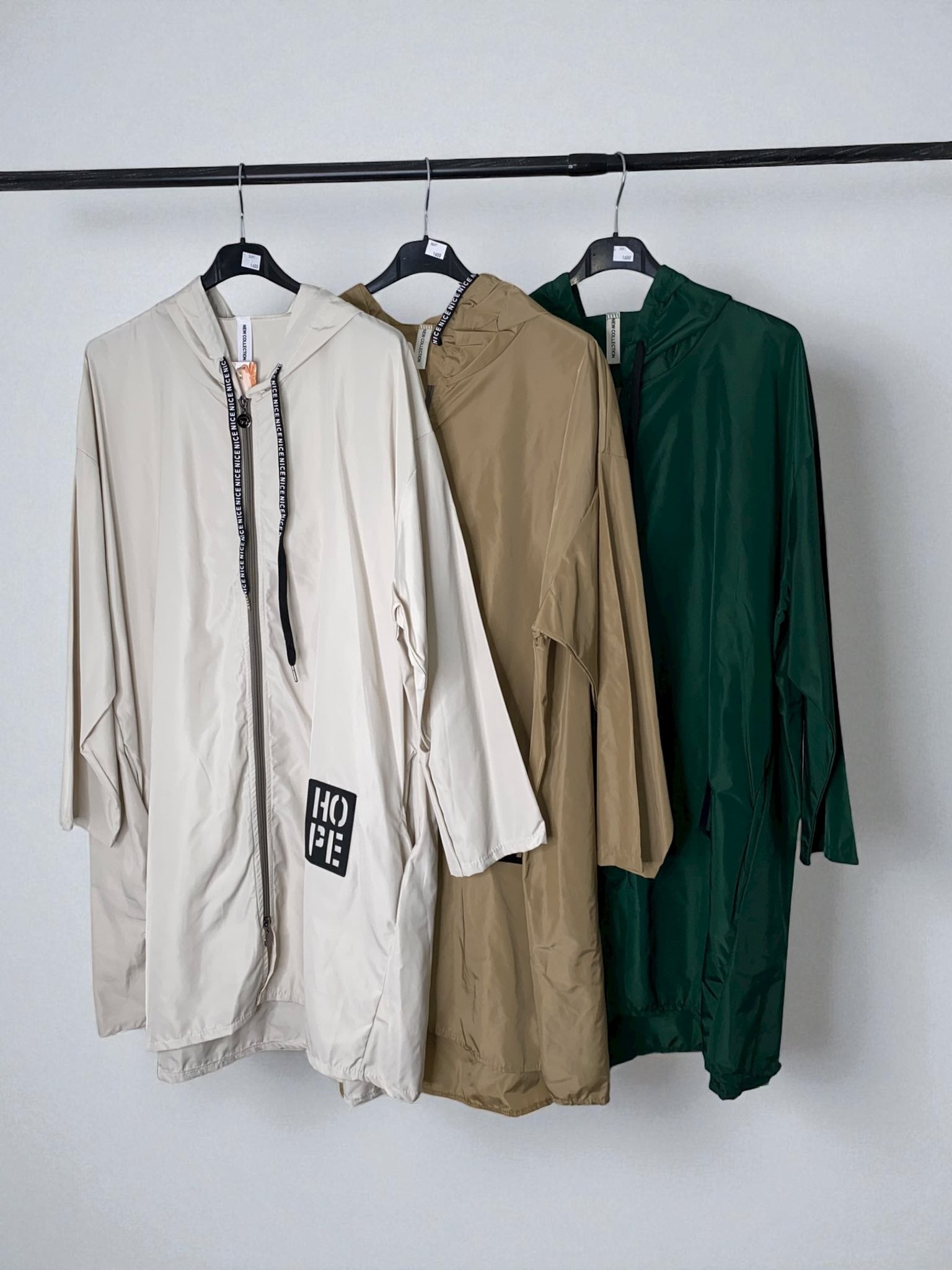 Veste déperlante à capuche grande taille – Légère et pratique TU curvy